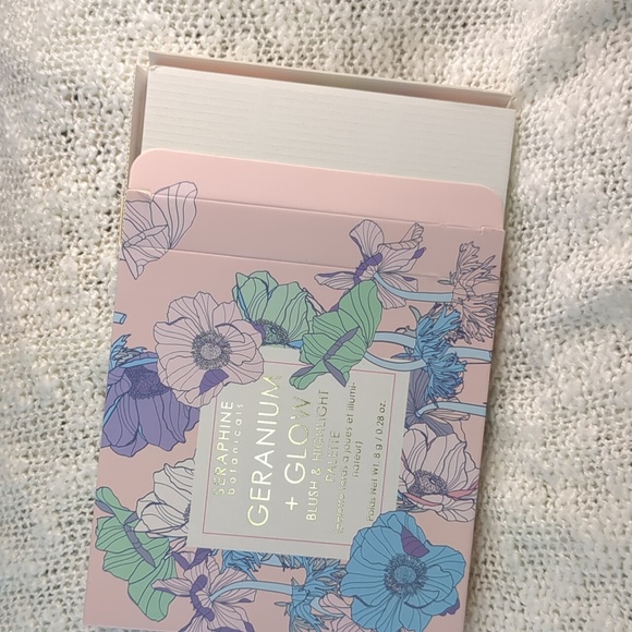 SERAPHINE botanicals Geranium+Glow Blush+Highlight Palette in HELIOPINK - Picture 6 of 12